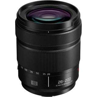Panasonic Lumix S 28-200mm f/4-7.1 Macro OIS lens