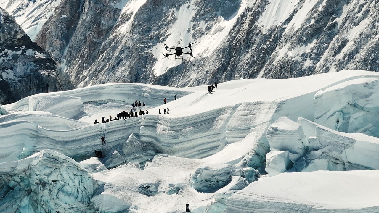 DJI FlyCart 30 Mount Everest cleanup in action