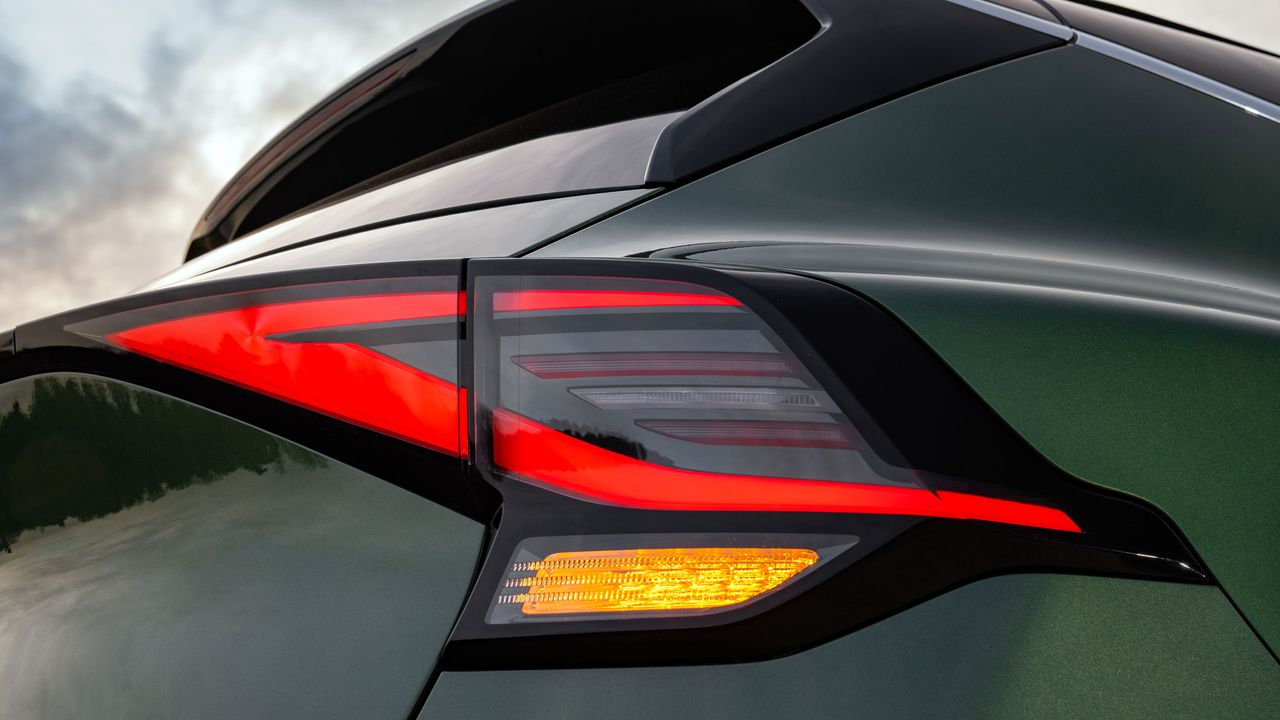 Close-up of tail lights on Kia Sportage