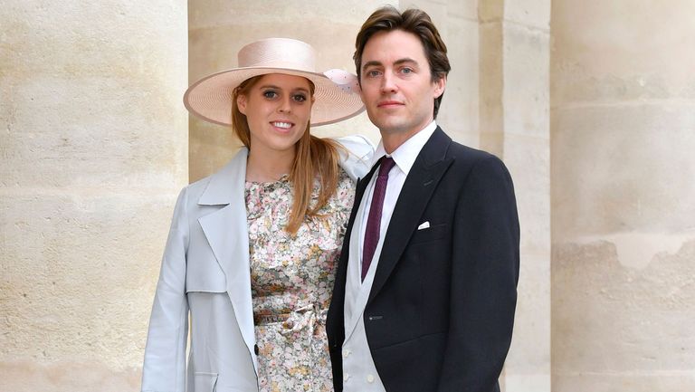 paris, france october 19 princess beatrice york and her fiance edoardo mapelli mozzi