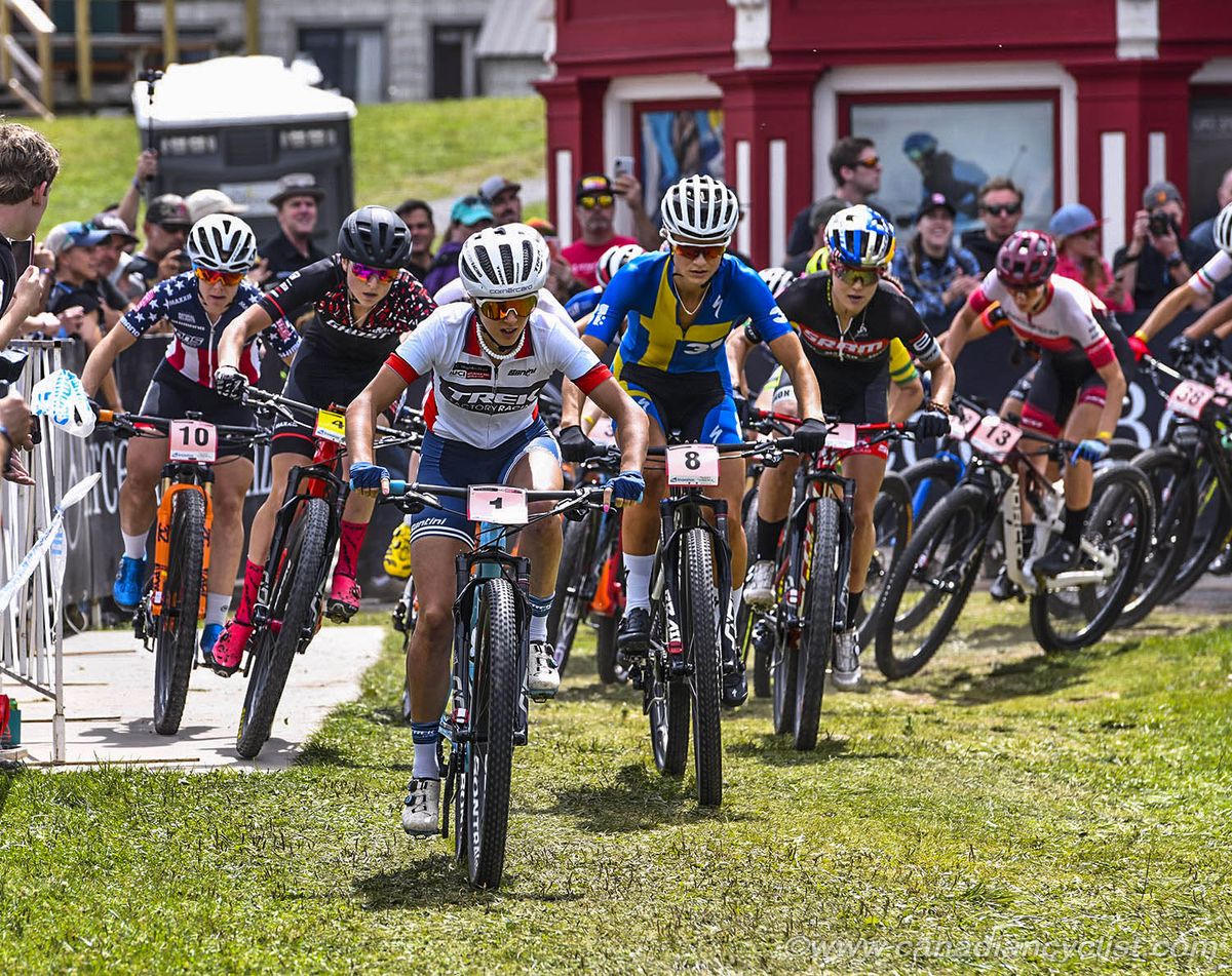 Jolanda Neff (Sui) Trek Factory Racing XC jumps to the front at the start