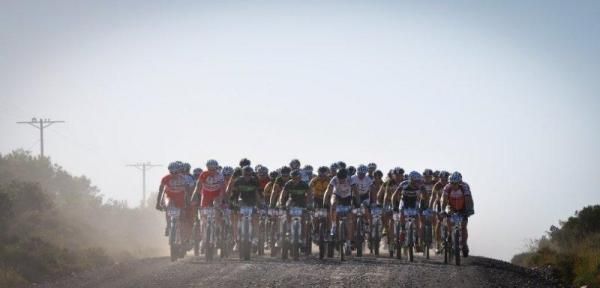 The lead group in the first few kilometers