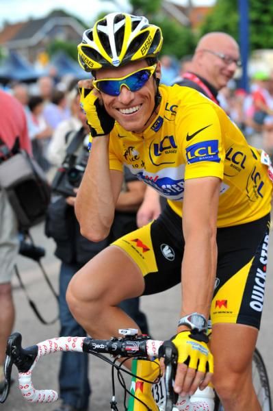 Sylvain Chavanel (Quick Step) all decked out in yellow from head to toe.