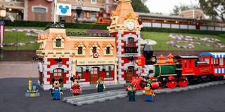 Disneyland Railroad in LEGO