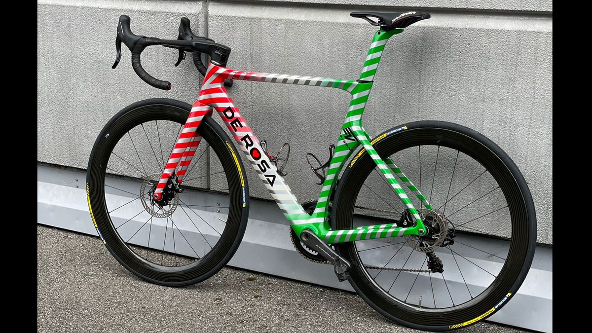 Elia Viviani's new Italy-themed De Rosa bike