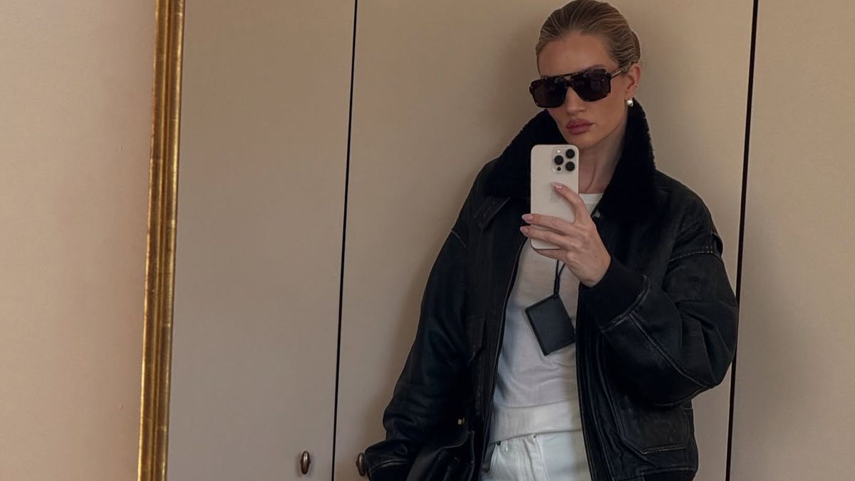 These Jeans-and-Sneakers Pairings Are "Out," But These Feel Very 2026