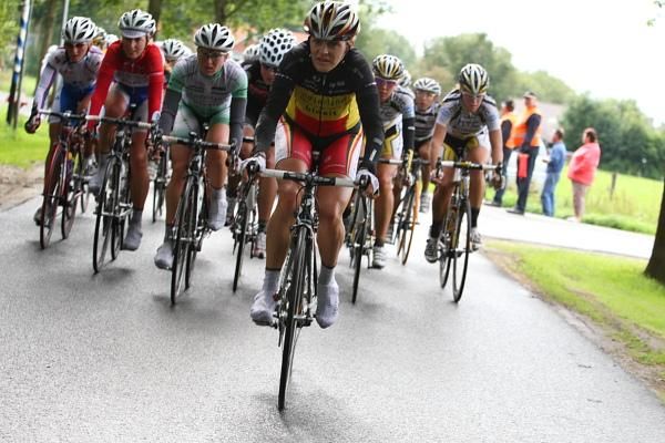 Liesbet De Vocht (Nederland Bloeit) leads the bunch, just before her attack won the World Cup in 2009 after a close battle for the lead with Emma Johansson (Red Sun Cycling).