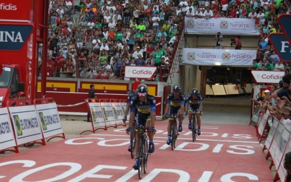 Saxo Bank finishing their team time trial