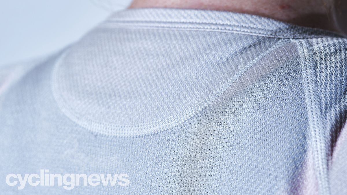 Velocio Women's Merino Mesh LS base layer review