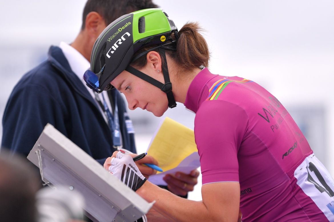 WorldTour leader Marianne Vos signs in