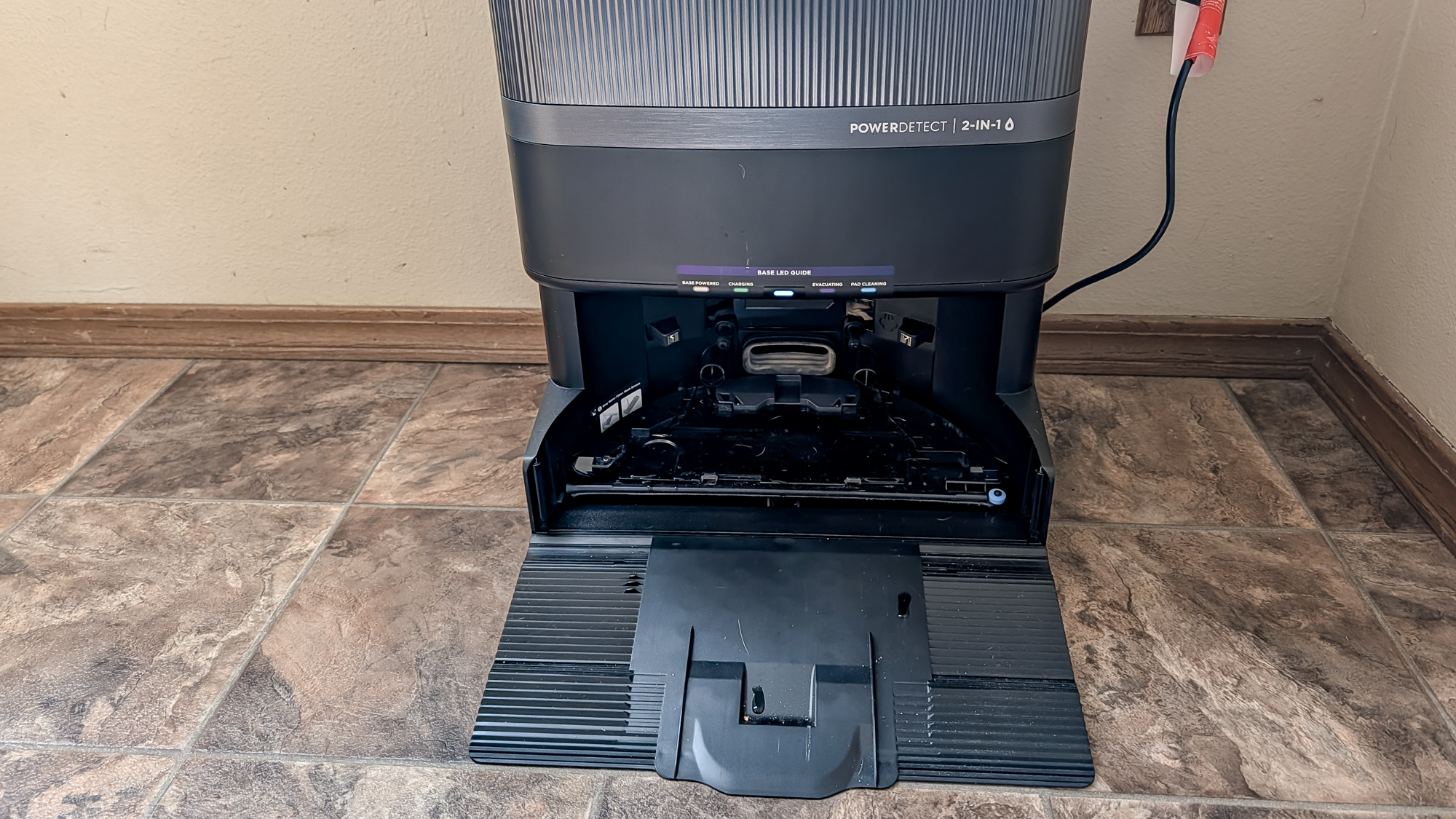 Shark UV Reveal PowerDetect Robot Vacuum dock