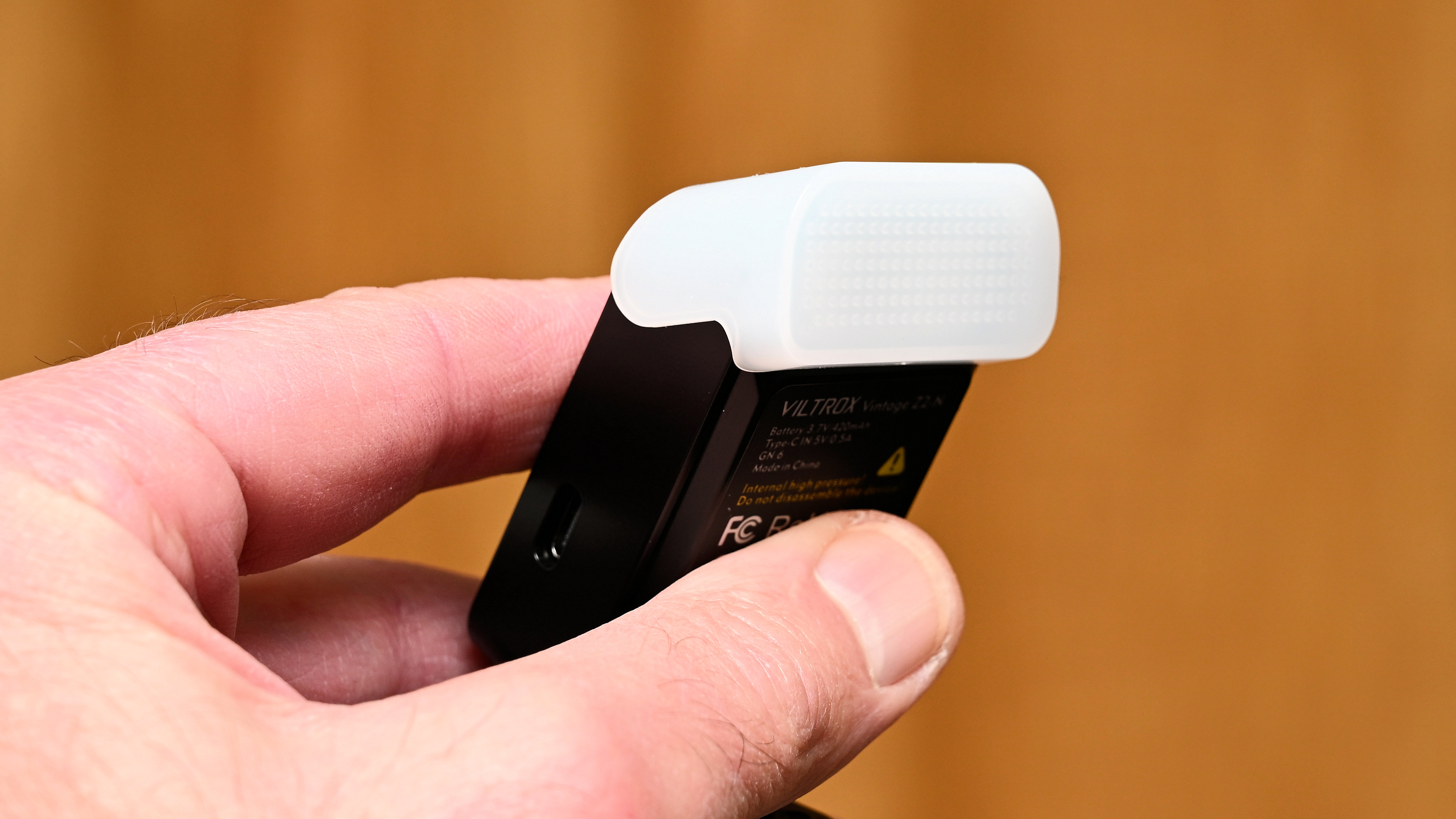 Viltrox Vintage Z2 mini-flash product shot