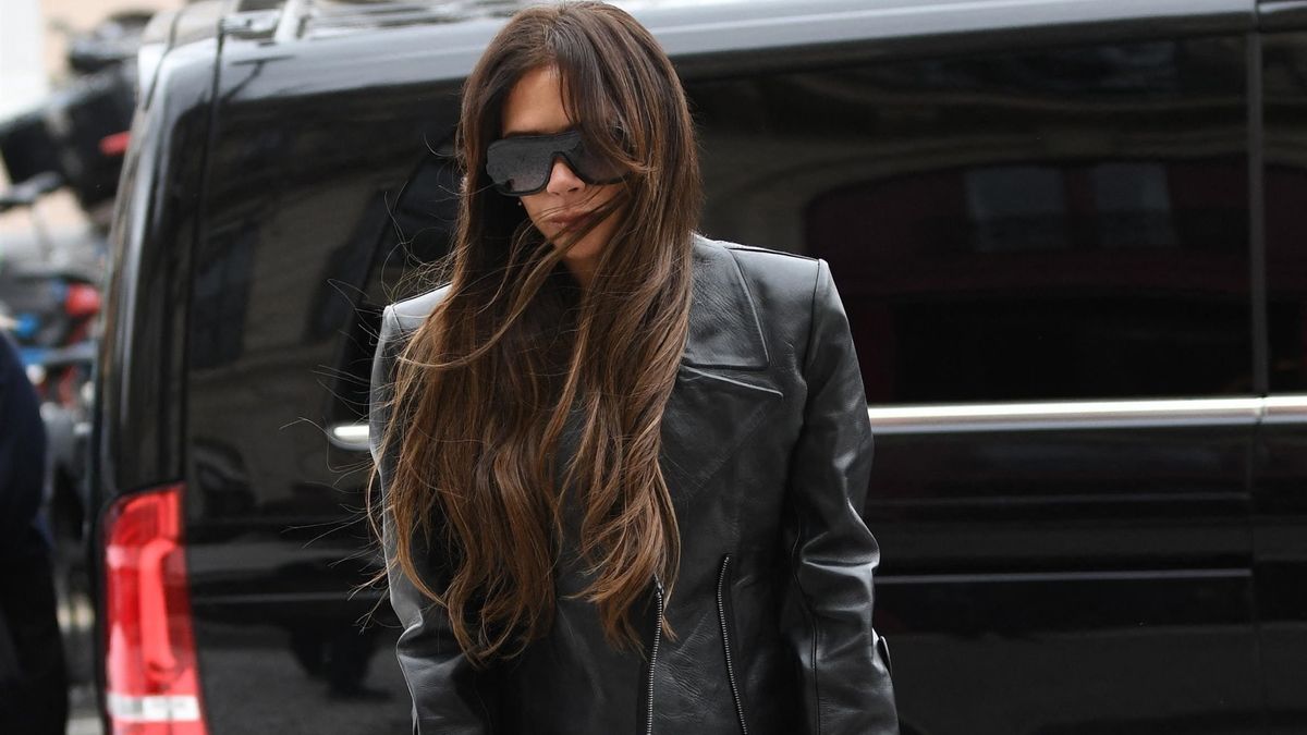 Victoria Beckham's Edgy Biker Jacket Was the Perfect Complement to Her Crutches