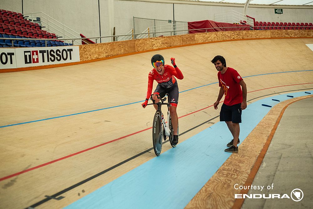 Vittoria Bussi breaks women's Hour Record by 27 metres