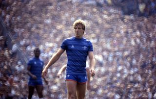 Kerry Dixon in action for Chelsea against Arsenal in August 1984.