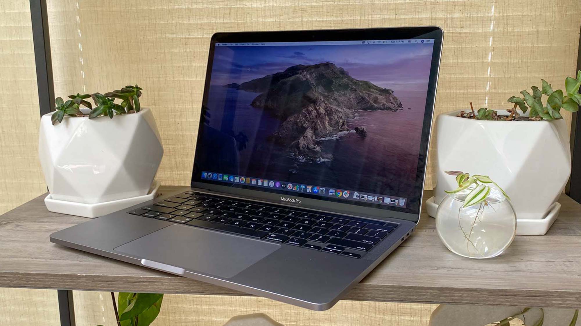 Apple Macbook Pro 13 Inch 2020 Review Tom S Guide