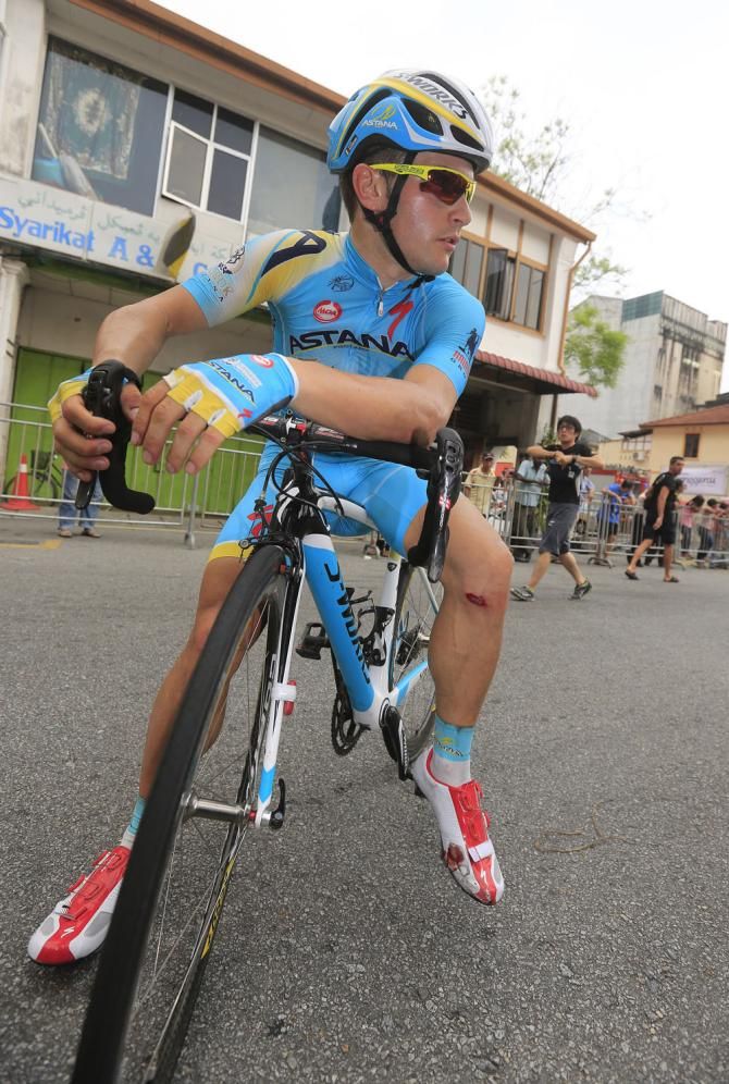 Andrea Guardini (Astana) after his crash