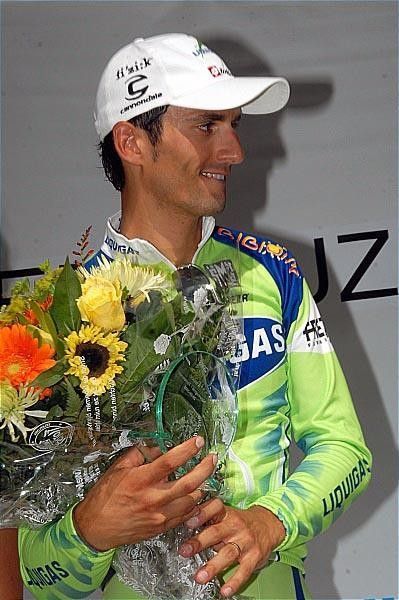 Bennati is think about who to give the flowers to