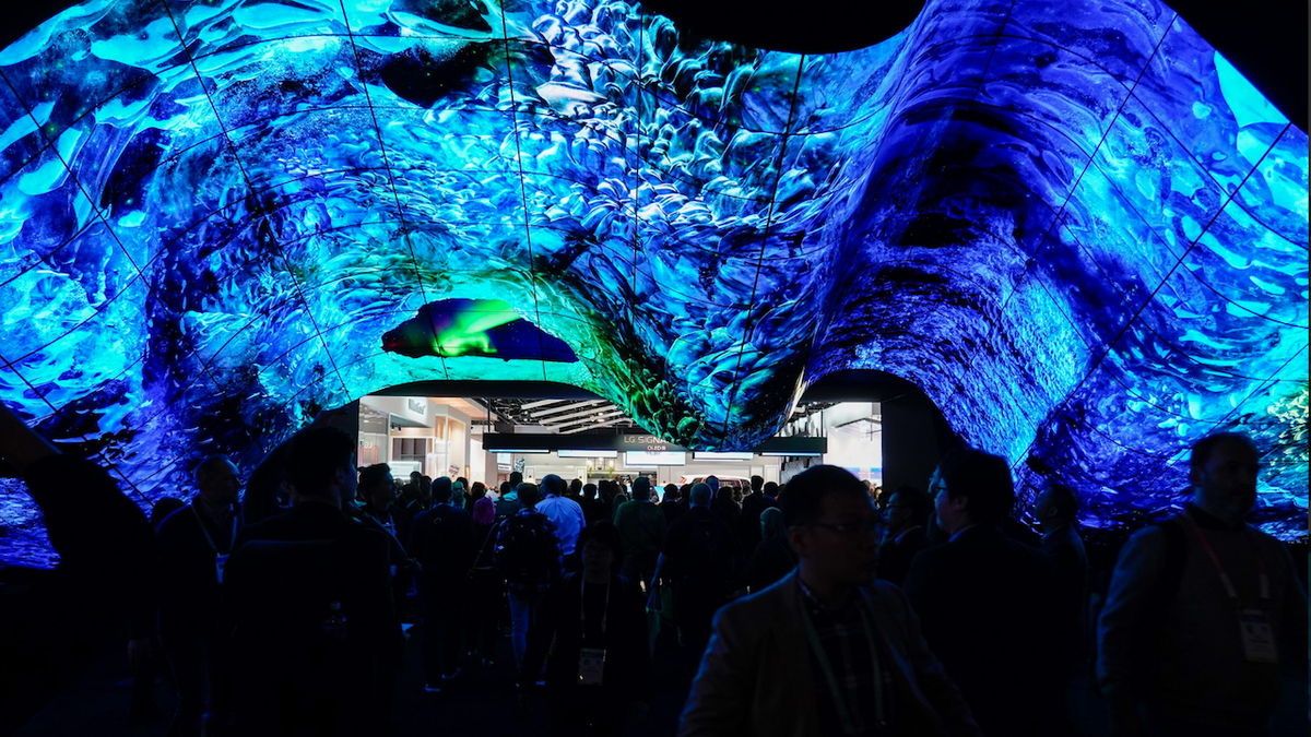 A celebrated CES tradition is continuing this year from LG Electronics with the LG OLED Wave, the latest exhibition welcoming visitors into the company’s CES booth. 