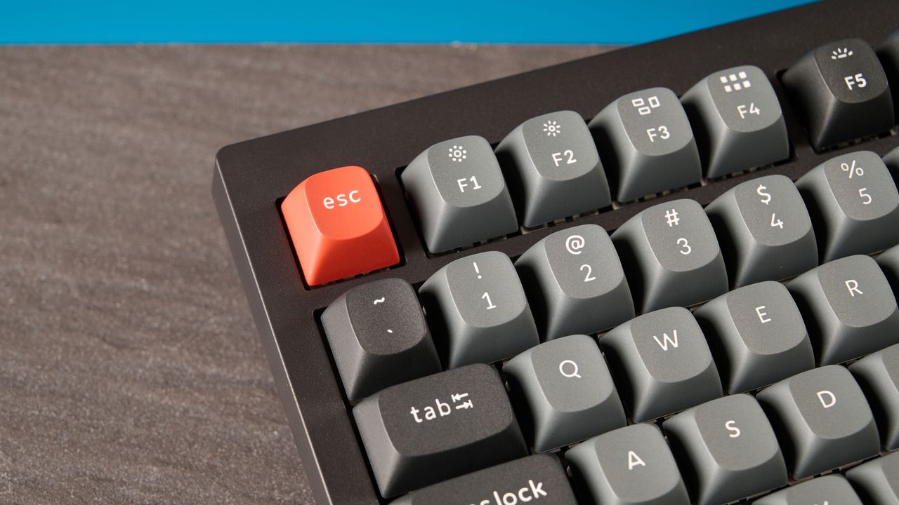 A Keychron V1 8K wired mechanical keyboard