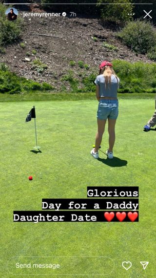 Jeremy Renner and his daughter golfing