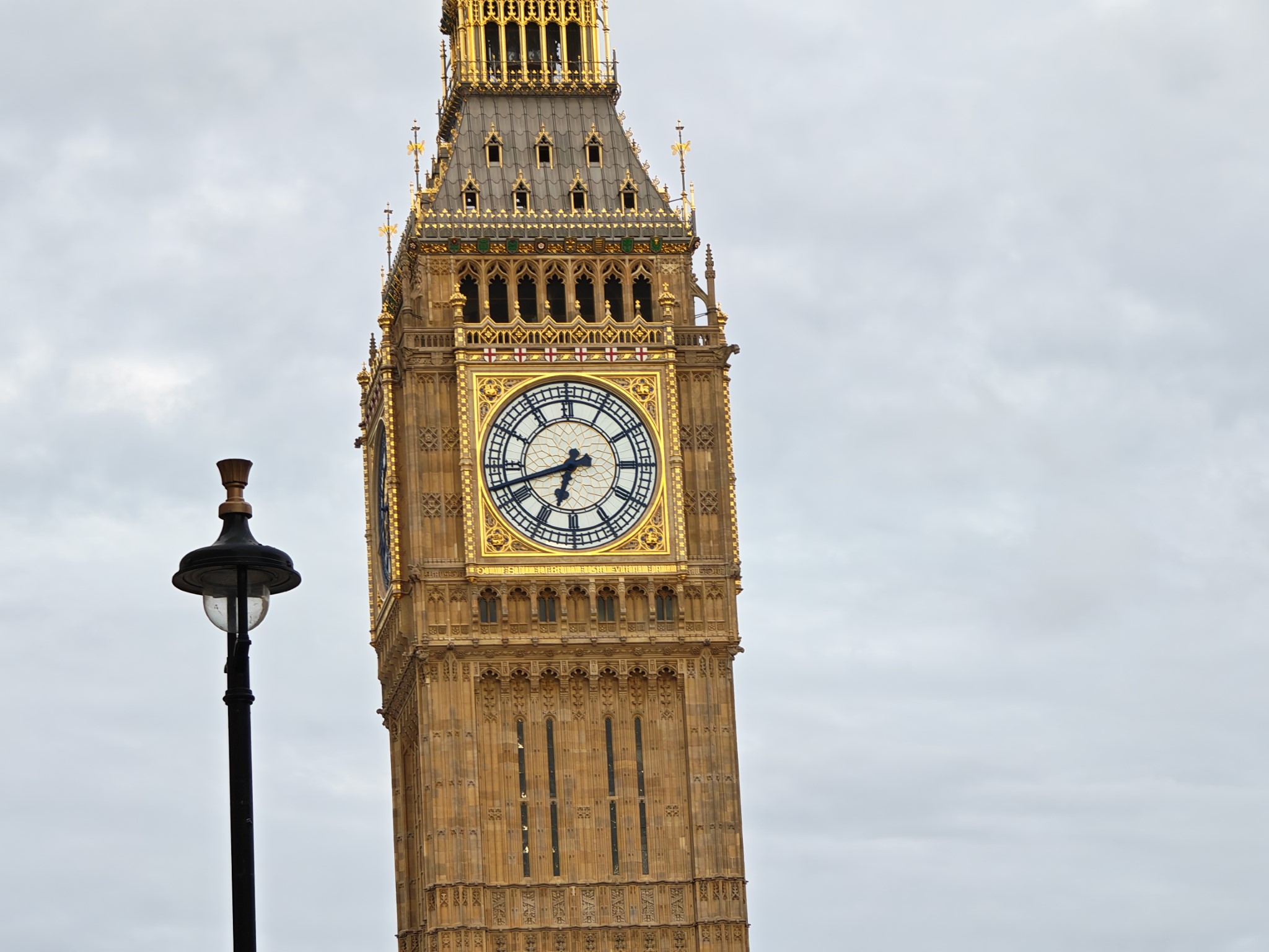 Honor Magic V5 review photos in London