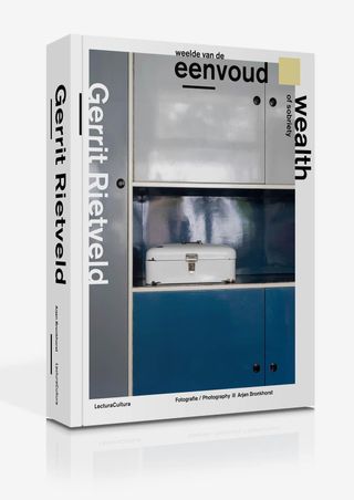 Book cover displaying a history of Gerrit Rietveld's modernist houses