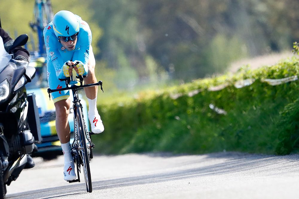 Vincenzo Nibali lost 19 seconds to Giro opening stage winner Tom Dumoulin.