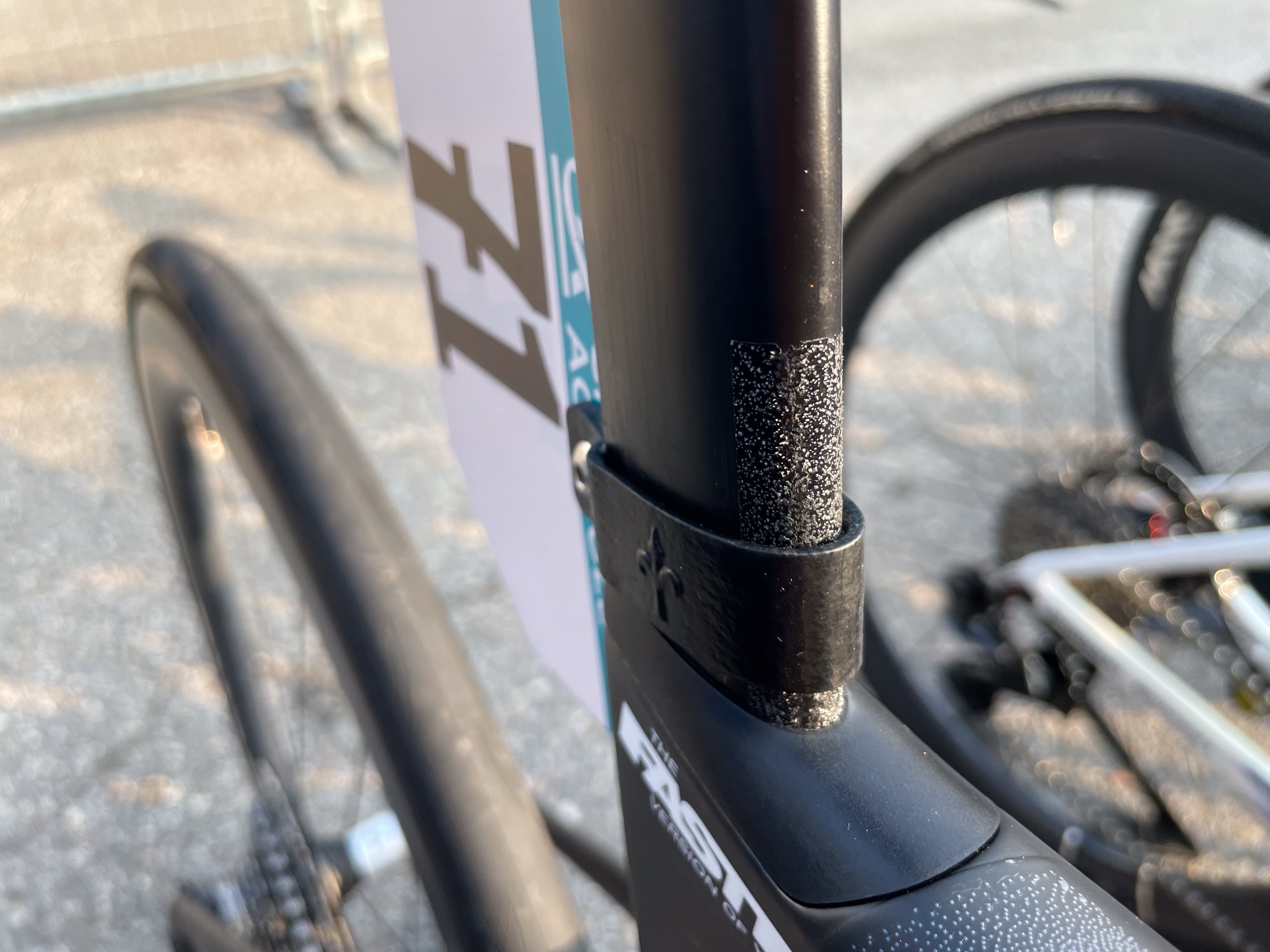 Foto de primer plano de una nueva bicicleta aero Wilier