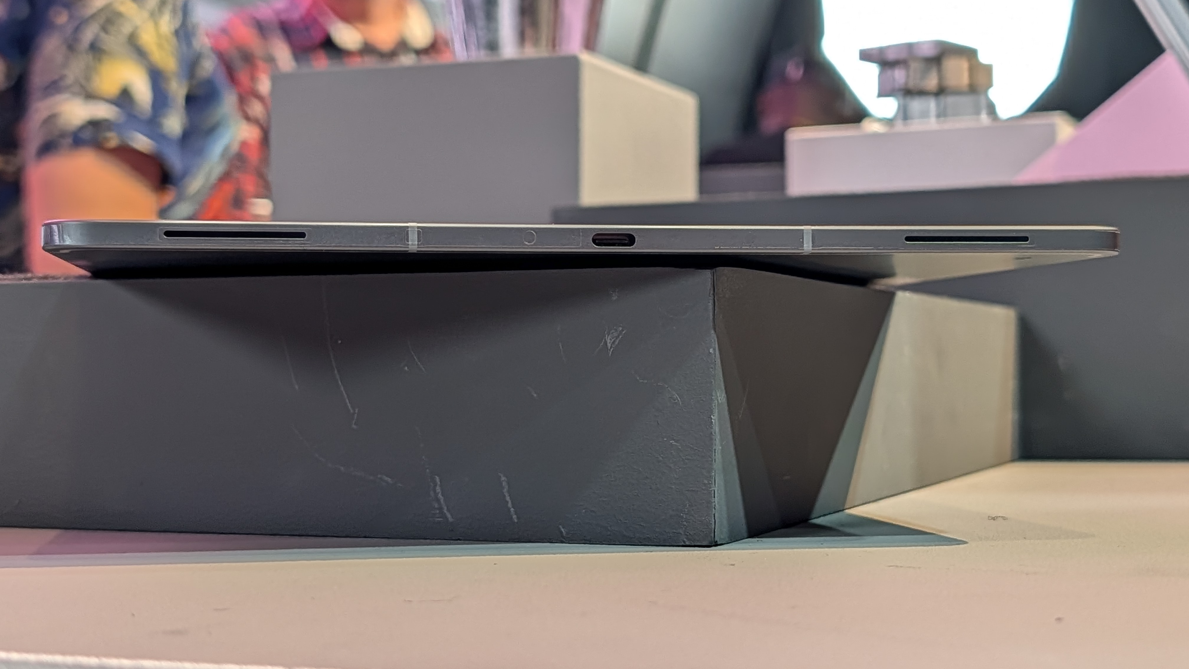 Samsung Galaxy Tab S11 Ultra side
