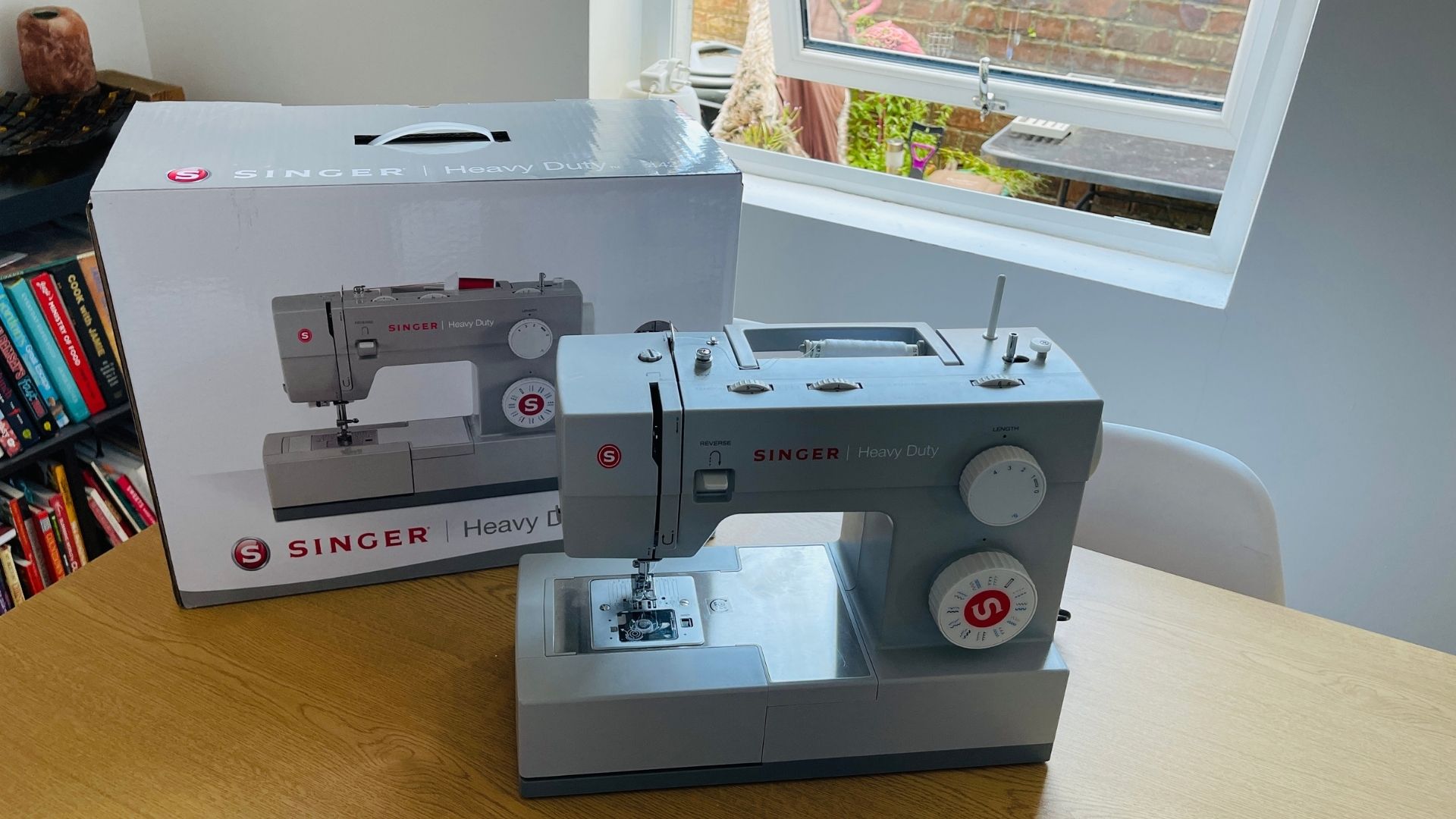 Singer Heavy Duty Sewing Machine 4432 in box - general for sale