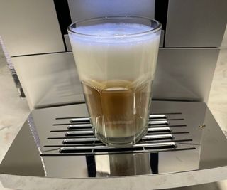 Jura Z10 making a cappuccino