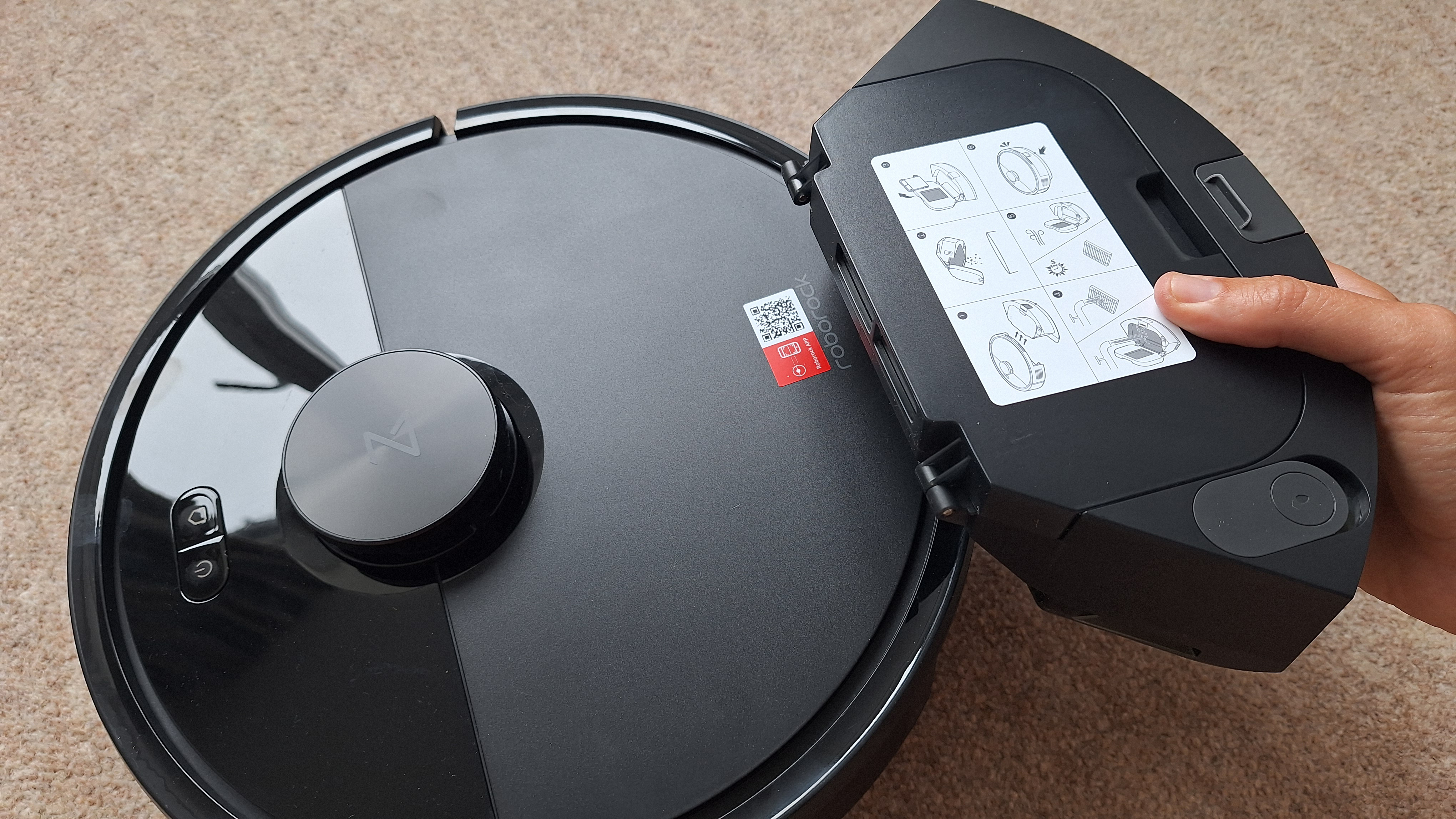 Roborock Q7 M5 robot vacuum with dust cup / water tank unit removed