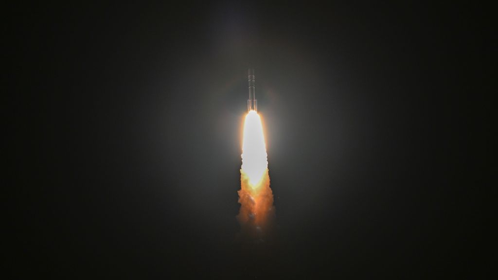 See Amazing Photos Of ULA's 1st Vulcan Centaur Rocket Launch | Space