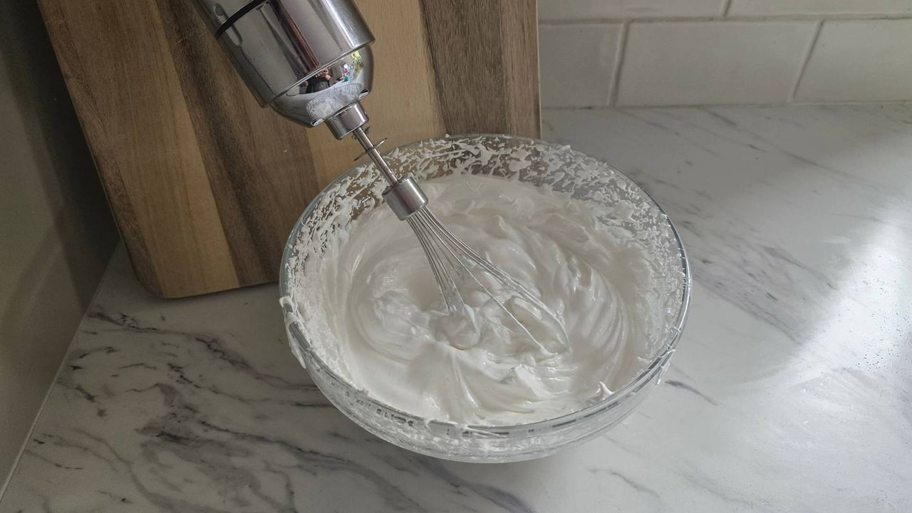 Dualit hand blender mixing meringue