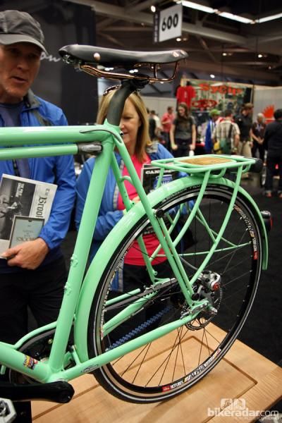 The monochrome paint makes for a striking appearance on this Shamrock Cycles city bike.