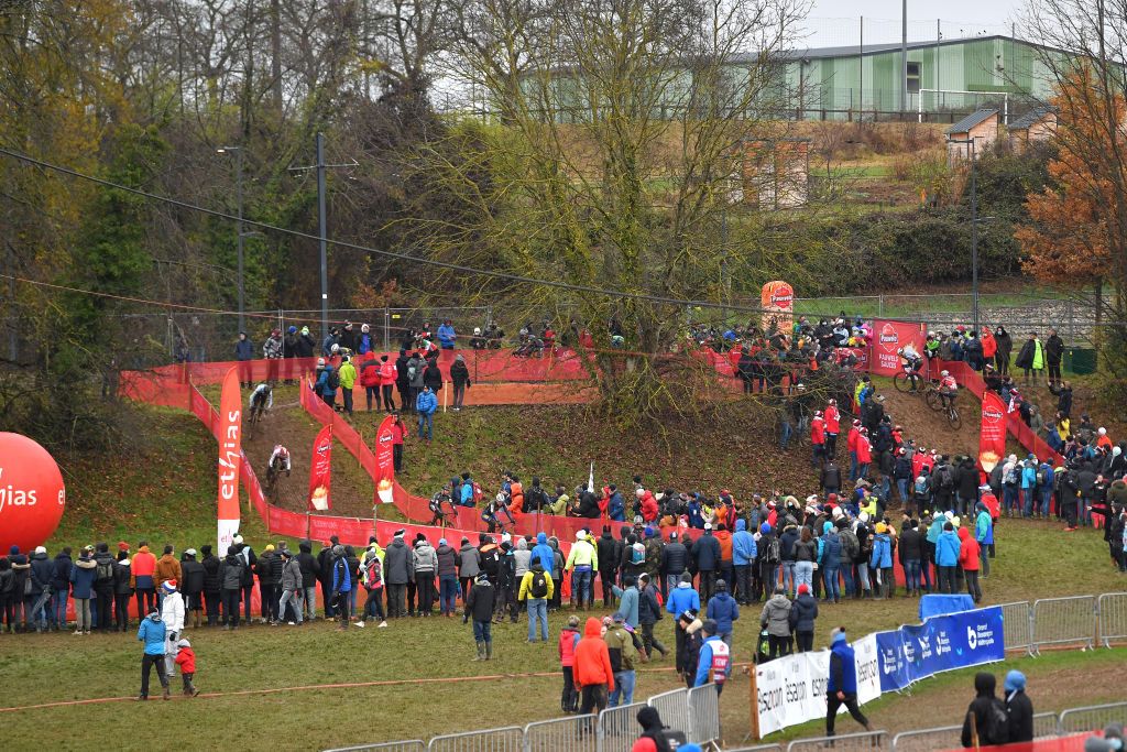 BESANCON FRANCE NOVEMBER 28 A general view of the peloton competing during the 6th Besanon UCI CycloCross Worldcup 2021 Mens Elite CXWorldCup UCIcyclocrossWC on November 28 2021 in Besancon France Photo by Luc ClaessenGetty Images