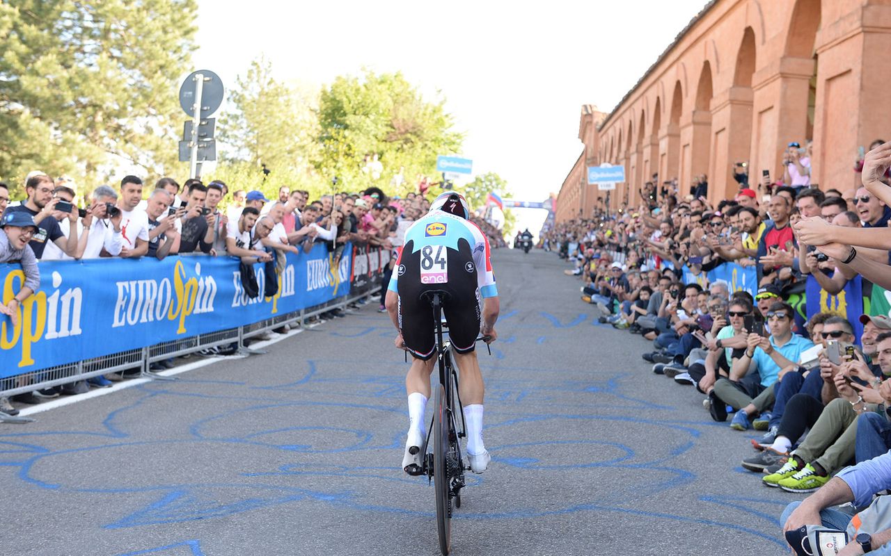 The head-on profile of the bike is incredibly narrow