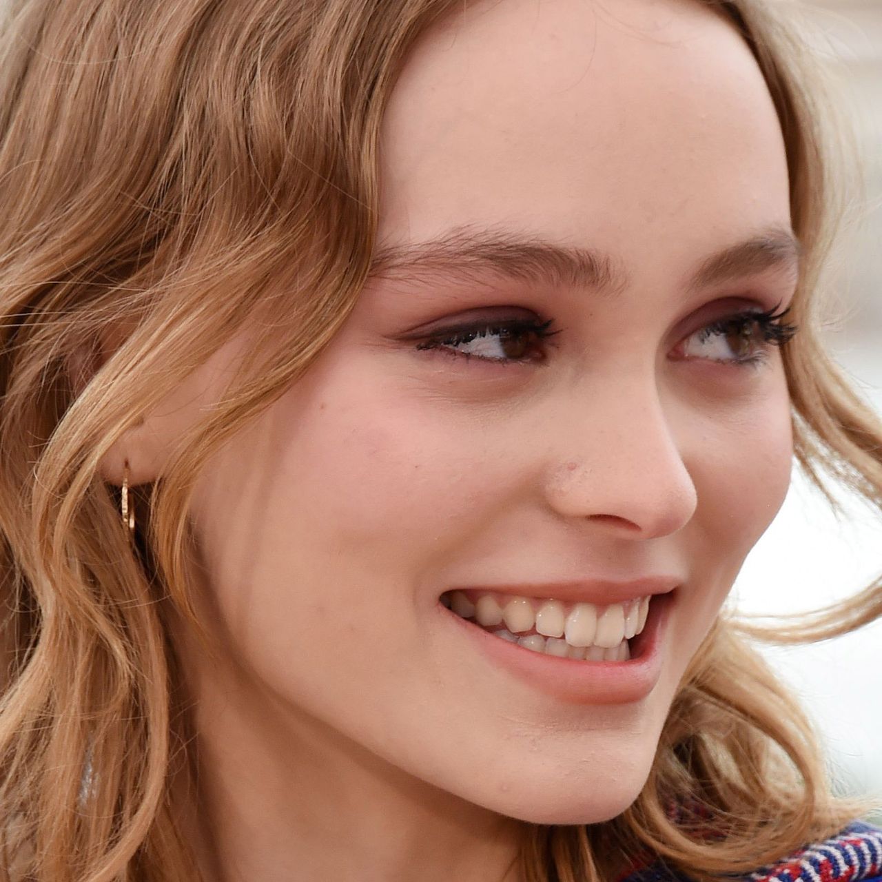 Lily-Rose-Depp-hair-red-carpet