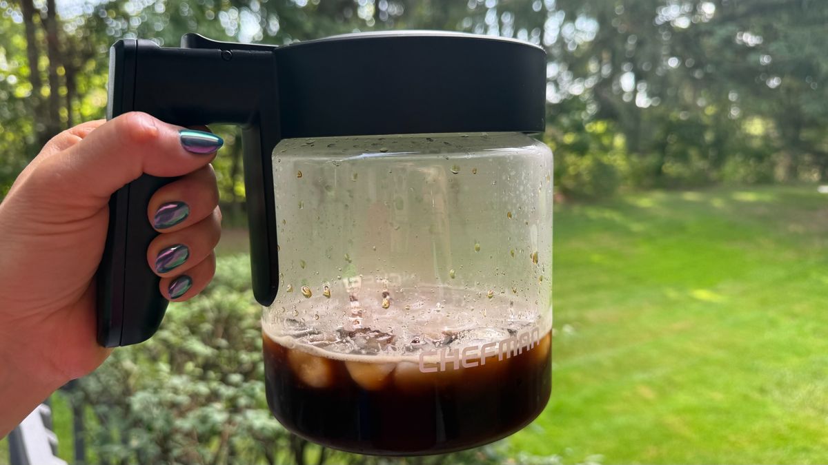 Chefman Coffee Station Pro brewing over ice