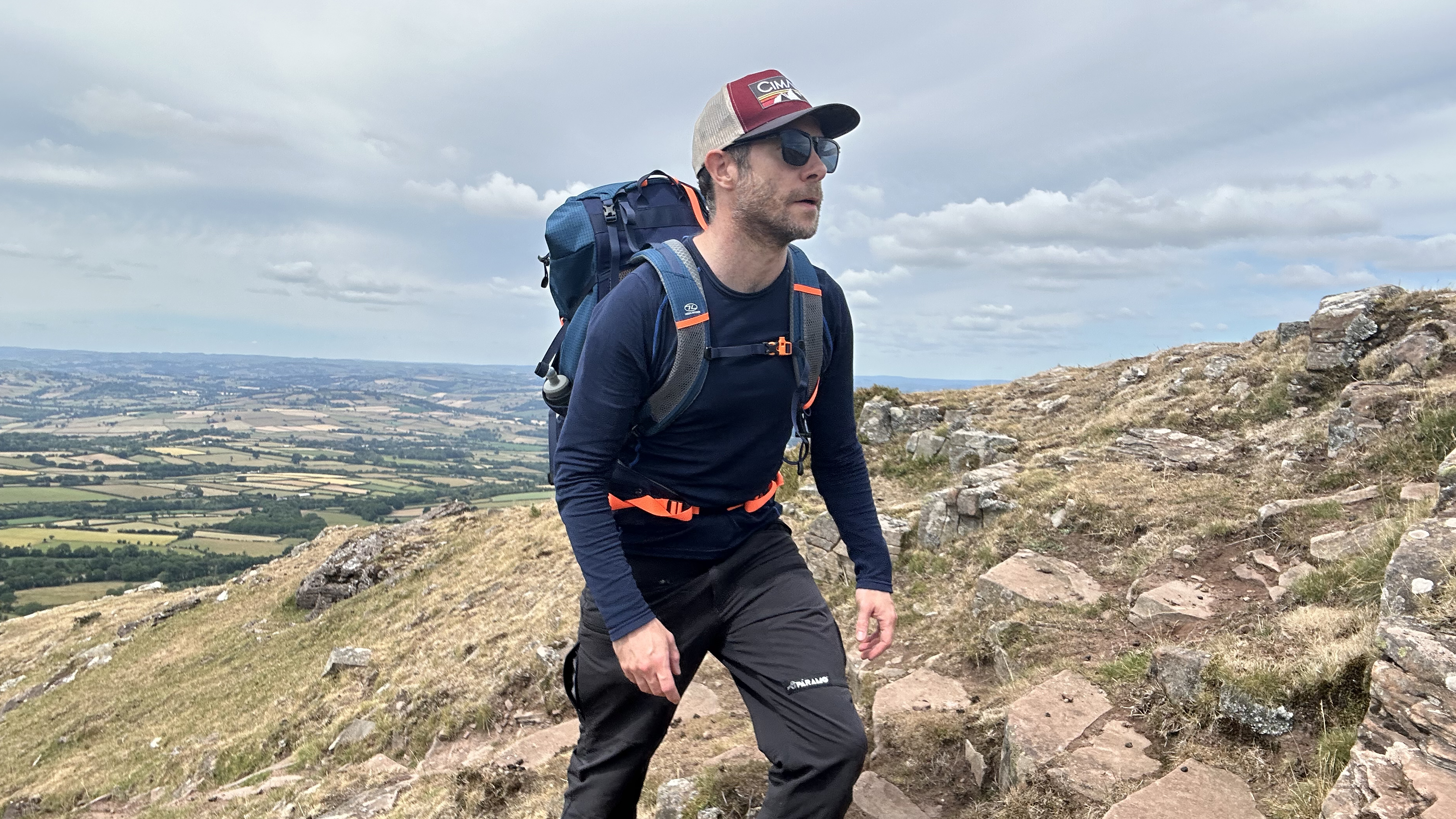 Hiking with the Highlander Vulkan