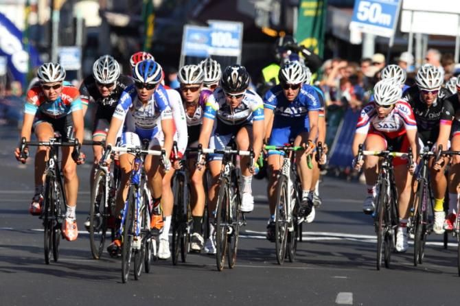 Jo Hogan (Team Jayco-VIS) leads the bunch with a lap to go