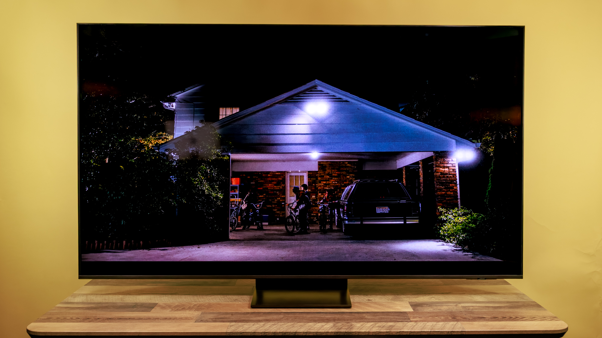 Samsung NEO QLED QN70F TV on a table