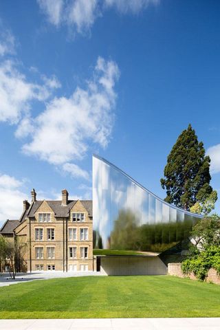 Zaha Hadid’s new Middle East Centre at Oxford University is a flowing, shimmering volume