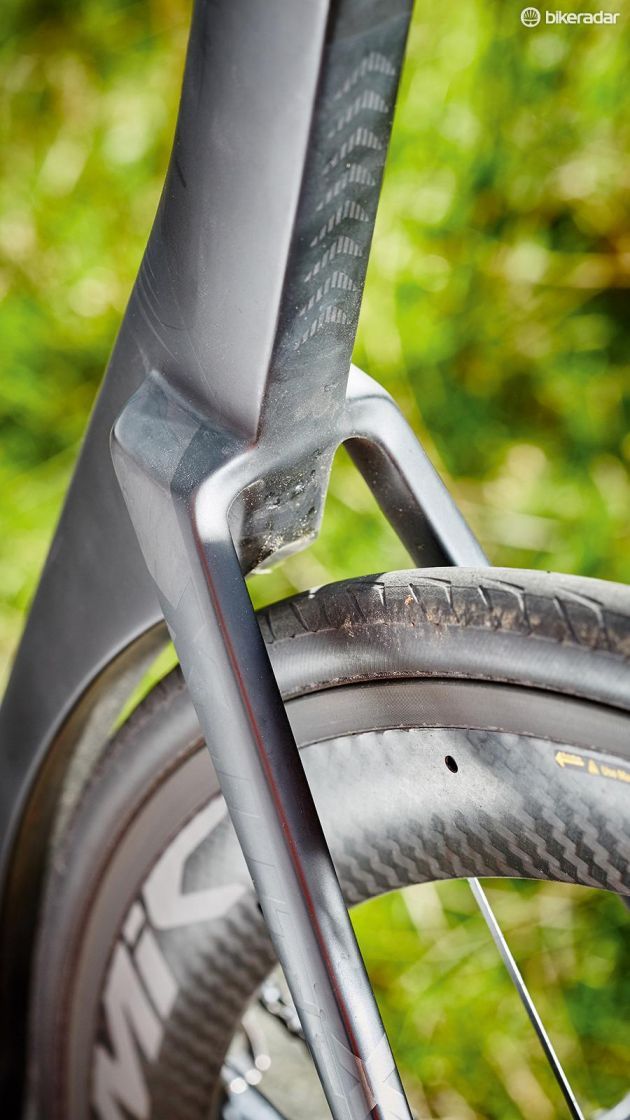 There's a very aero flavour to the frame