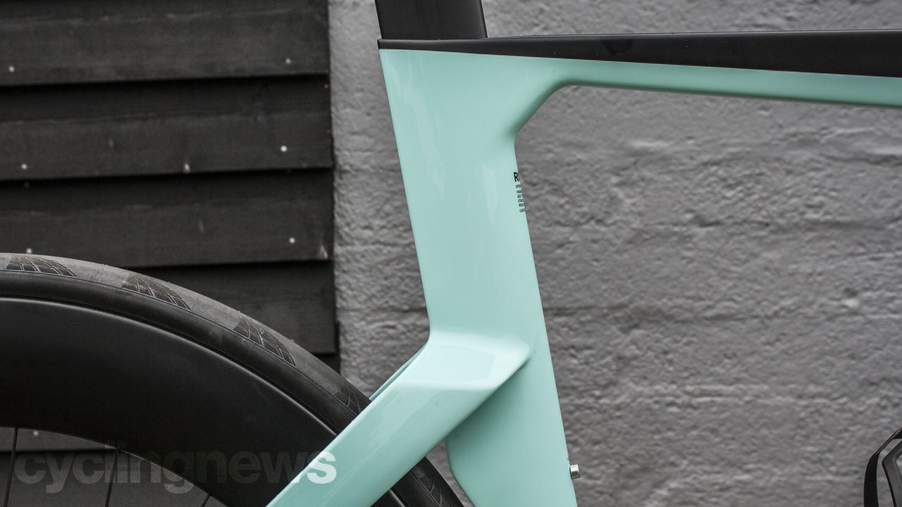 Canyon Speedmax CF 8 Disc Di2 TT bike
