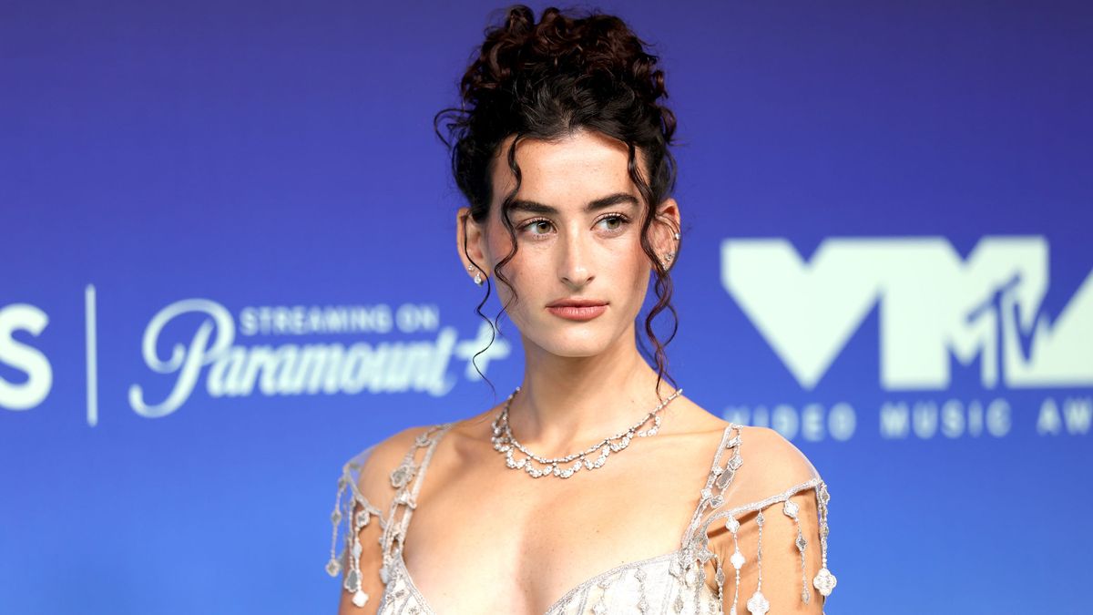 Stella Lefty Wore a Literal Wedding Dress on the VMAs Red Carpet—See It From Every Angle