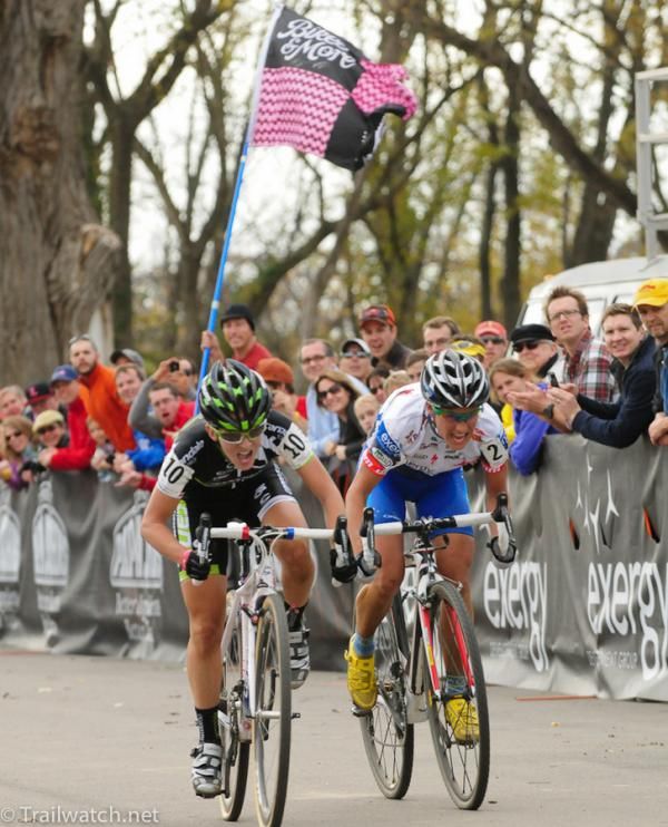 Kaitlin Antonneau (Cannondale p/b Cyclocrossworld.com) outsprinted USGP series leader Katerina Nash (Luna) for second place.