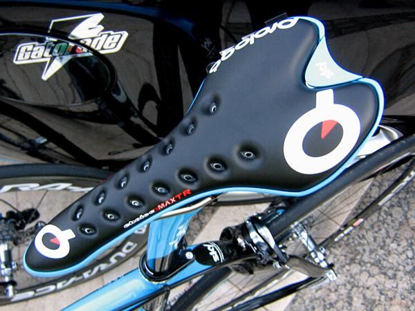 The team is using Prologo saddles.