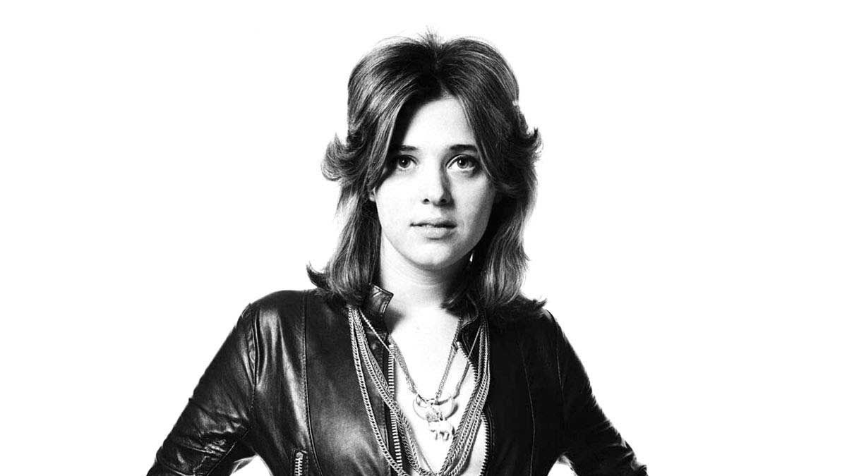 Suzi Quatro studio portrait